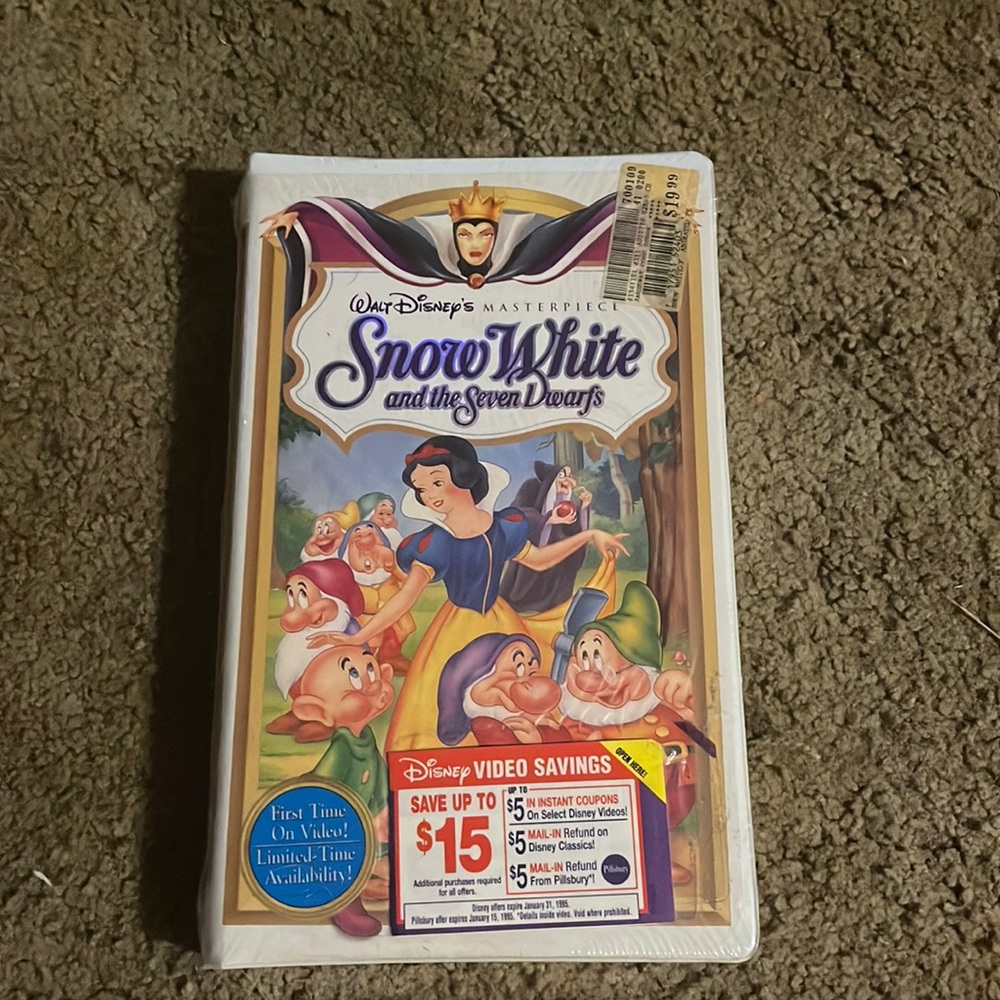 1995 Snow White, and the seven dwarfs VHS tape